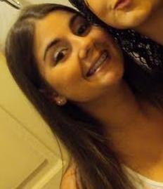 20, canceriana, dorminhoca, carinhosa, envergonhada, sonhadora, simpática, santista, palhaça, boba, chorona, moleca, romântica e mandona