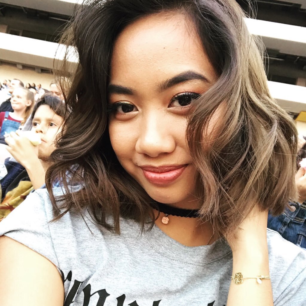 charlainec97's profile picture. I love my friends to da max💕