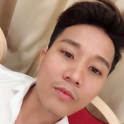 Đã tốt nghiệp đại học quảng trị doanh. trường đại học quảng nam. có ước mơ ca sỹ và đang sống với ước mơ. còn độc thân và đang tiềm kiếm.