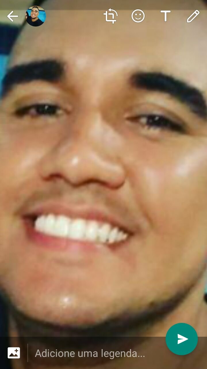 lnnmnhs's profile picture. Praticante do deboísmo.