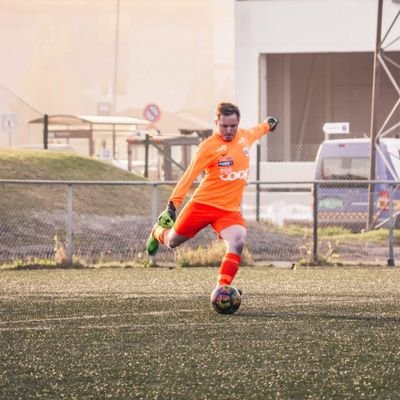 Nordlending som er lidenskapelig opptatt av fotball. Bachelorgrad i samfunns- og idrettsvitenskap fra NTNU. Arsenal og Bodø/Glimt supporter.