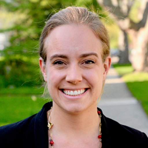 helene_lincent's profile picture. 📚Education and 🧘🏼‍♀️Mental Health activist. On a permanent roadtrip with my wife Alice & our kitty 😻 Working remotely from campsites since 2020 ⛺️👩🏼‍💻