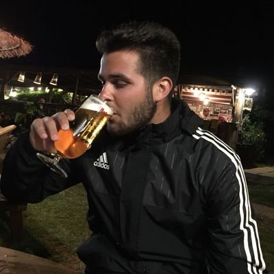 Manuelyoni_33's profile picture. the night is dark and full of terrors...