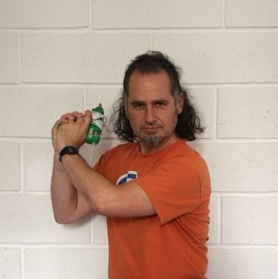 Fer de mestre a secundària en una cooperativa és una de les sorpreses més apasionants i complexes que m'han passat.
Mestre a @escolalamasia .