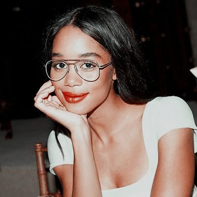 Iauraruth's profile picture. 