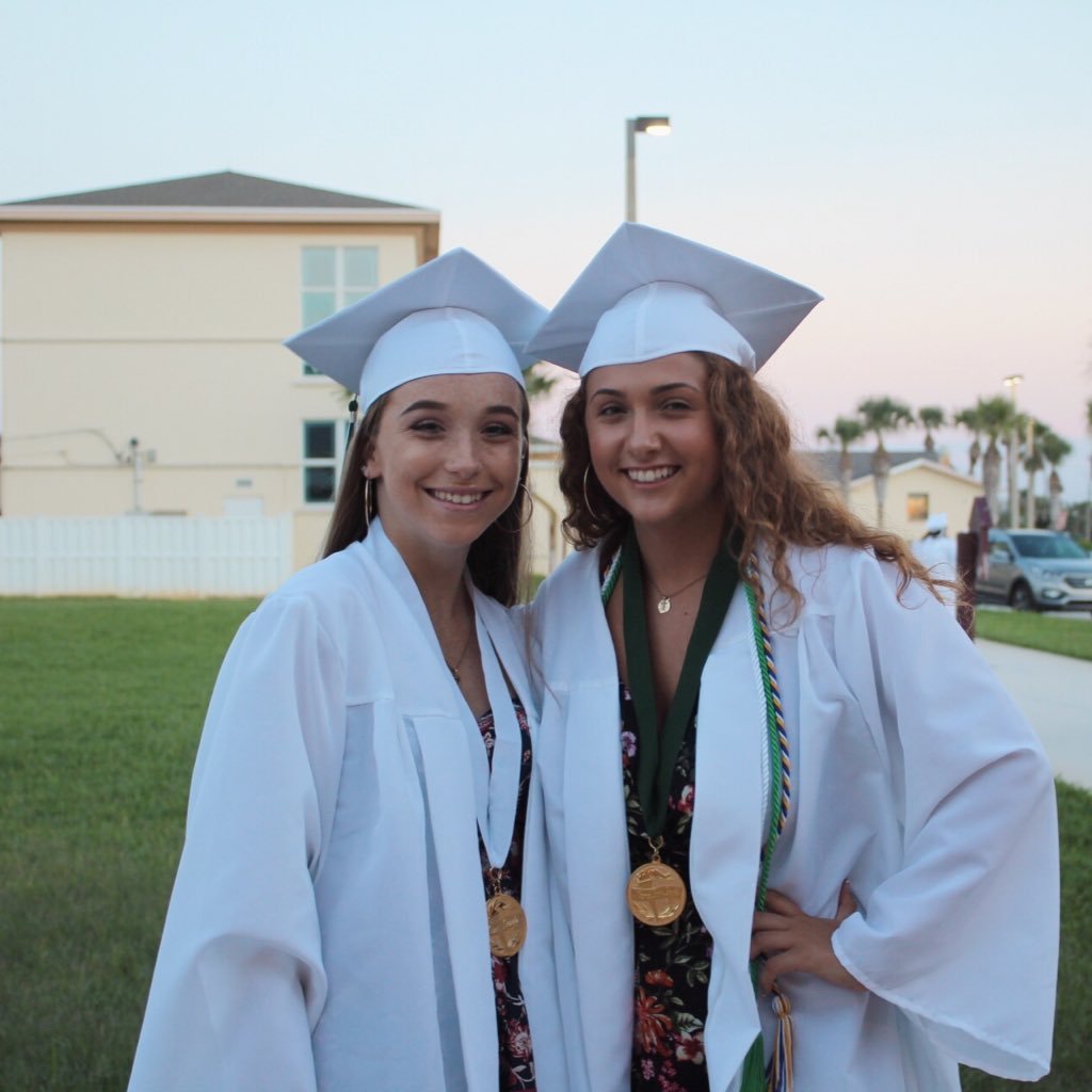 Twitter for FPC's Class of 2018, ran by Class President Lexie Rutledge and Vice President Kayla Baker!😊💚🐶