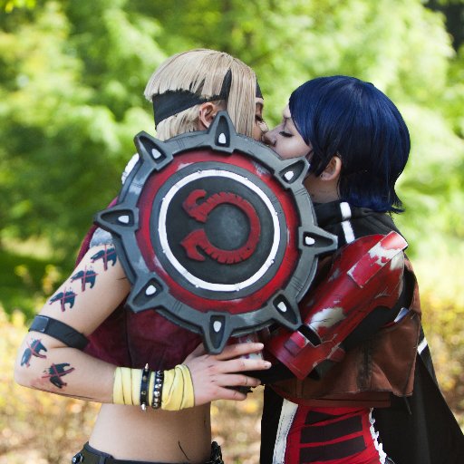 Cosplay Couple from 🇩🇪 & 🇳🇱 @Jaselant & @Gryphinic