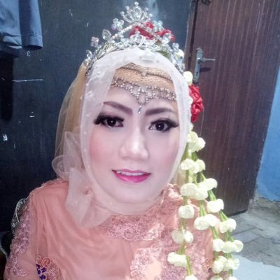 ShendiHS's profile picture. ig: @shendihandayani | path: shendoy | Piaggio B 3033 UAY