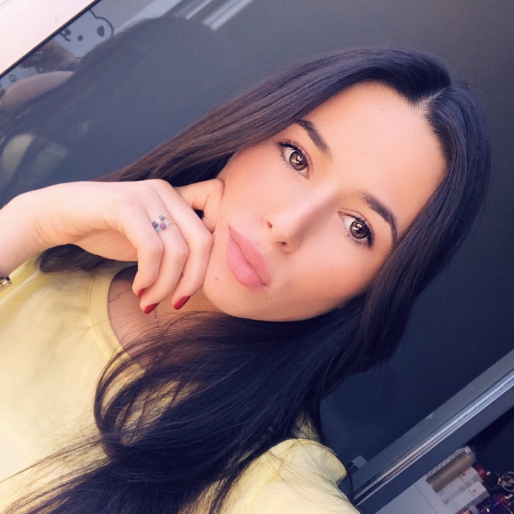 Kellydrauhlover's profile picture. Born to danse