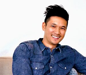 Un bon anniversaire à Harry Shum Jr (Magnus) qui fête ses 35 ans ! 
Happy Birthday Harry ! 