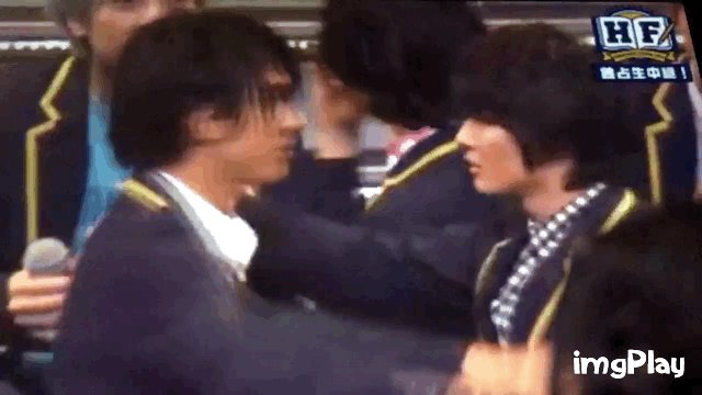 神木隆之介と吉沢亮の男同士キス動画が話題 私得すぎる 夢のように美しかった 後ろの子も可愛い Togetter