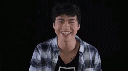 Happy birthday Calum Hood can\t believe your 21!!! 