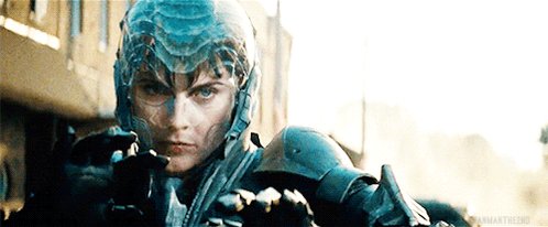    Happy birthday to the gorgeous Antje Traue! ¡Feliz cumpleaños  