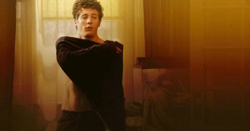 Happy birthday Jeremy Allen White!!  