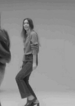 Hoje, nossa querida Danielle Haim completa 28 anos! HAPPY BIRTHDAY!!! WE LOVE U D  