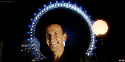 Happy birthday to the FANTASTIC christopher eccleston ily b 