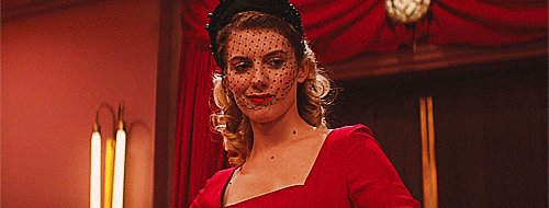 Happy Birthday to Mélanie Laurent! Seen in Inglourious Basterds resisting in style. 