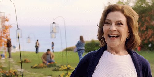 HAPPY BIRTHDAY TO THIS BEAUTIFUL QUEEN, KELLY BISHOP. I simply adore her. 