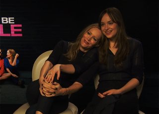 Happy Birthday to the loveliest Leslie Mann  i would love to see her in one movie with Dakota again 