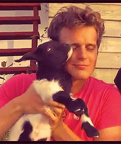 Happy birthday to my love Jonathan Groff 