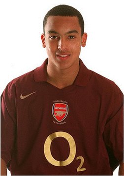 Happy 28th Birthday Theo Walcott! 

10 seasons, 1 haircut. 