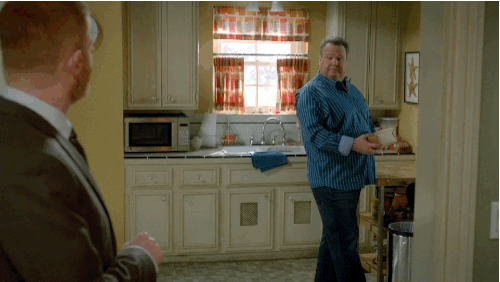 Modern Family on Twitter: ""Shake it...the container, Cam." 😂😂 # ModernFamily http://t.co/WobFjT8327" / Twitter