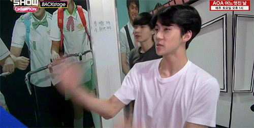 Oh Sehun thank you for hitting chanyeol's face 😂
he deserve it cause he keeps on hitting my heart 💖