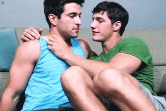 Goodnight kiss with Brandon & Spencer --> https://t.co/6qnXajxbPy #Gay #Gayporn https://t.co/bilA0F1