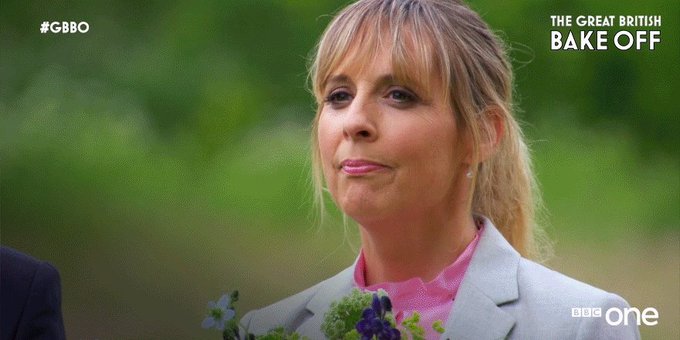 And the winner is….. Candice! 👏 #GBBOFinal https://t.co/TOAZE3LlTy