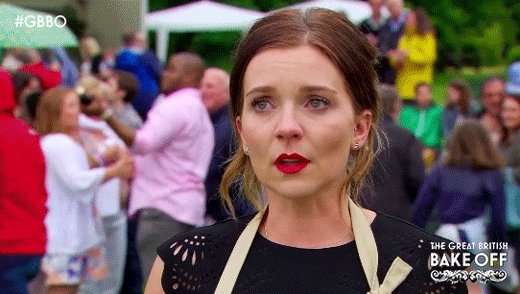 Did you spot Selasi living it up in the background? 🍾 #GBBO #GBBOFinal https://t.co/Wg42S47md0