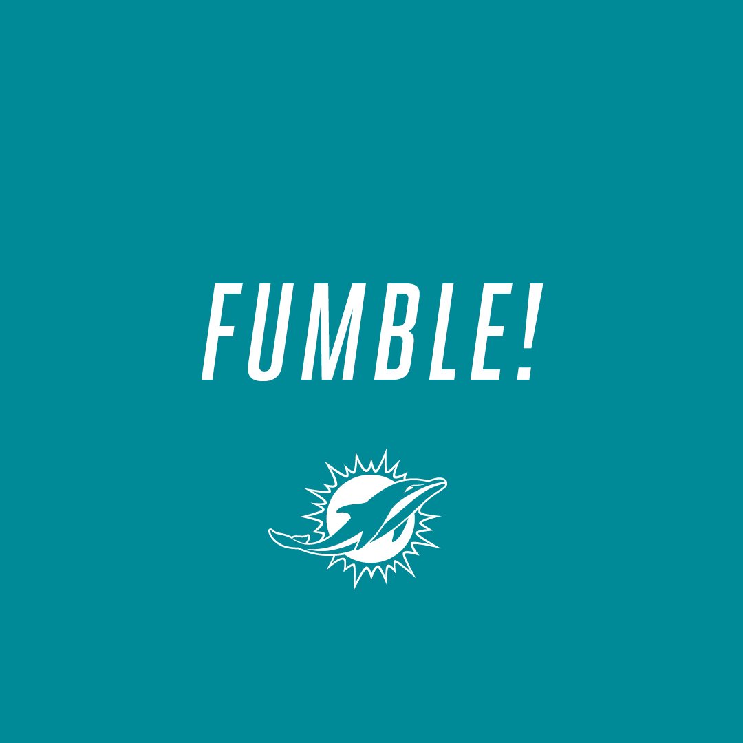 Fumble on the play.   @Michael31Thomas scoops it up and returns it to the Ravens 8 yard line. https://t.co/6G5hPjDGOq