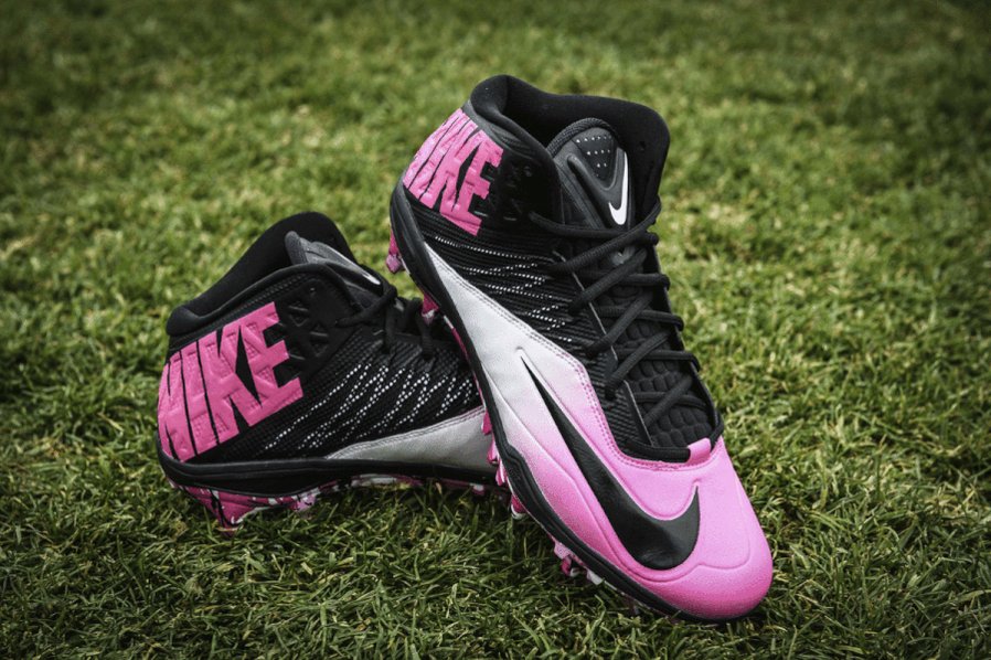 .@DeAngeloRB's #MyCauseMyCleats are to raise breast cancer awareness and support the DeAngelo Williams Foundation. https://t.co/HWAY2xrclz