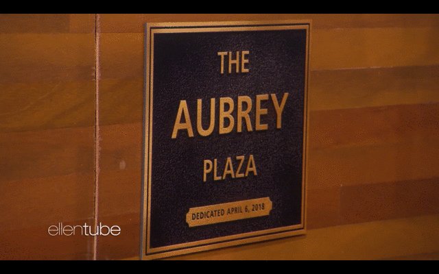 Happy birthday to Aubrey Plaza. I m celebrating on my stage in the Aubrey Plaza right now. 