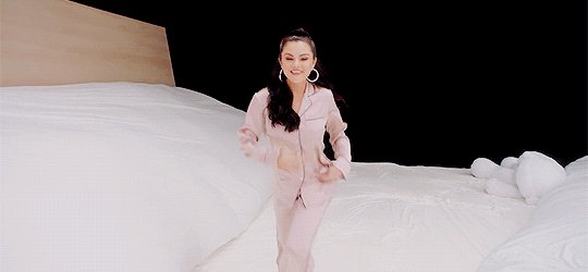 PRECISAMOS VOTAR MUITO MAIS PELA SELENA!
QUINHENTAS respostas e CEM rts neste twitte!
VOCÊS TERÃO ATÉ AS 16:00 hrs PARA BATER ESSA META!
#VoteSelenaGomezAnimatedVoice #KCA