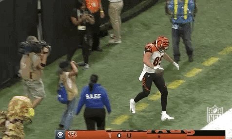 Excited to be signing back with the @Bengals! Can’t thank the Brown family enough for giving me another opportunity. I look forward to a great season. Oh and signing on St. Paddy’s day? Mood. ☘️☘️ #WHODEY
