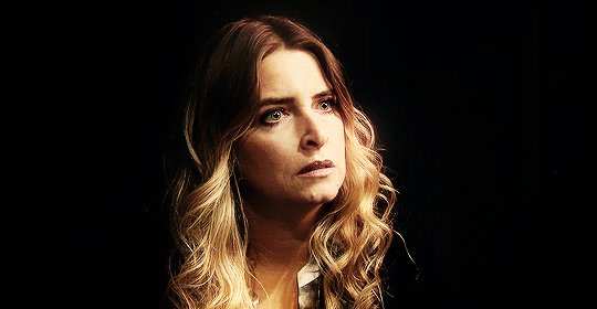 Happy birthday to the queen of emmerdale - emma atkins! 