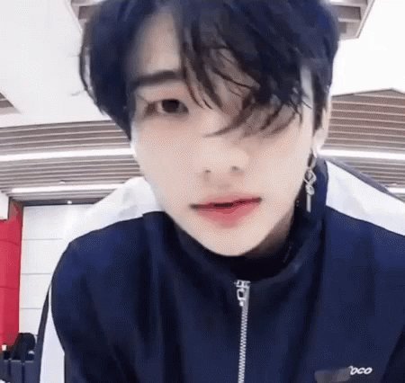 Ooo bebeeee, feliz cumpleaños bendición de Dios, te amoo eres hermoso por dentro y por fuera, eres re talentoso, TE AMOO LINDURA💓💕😘💁💗😍 #HappyHyunjinDay