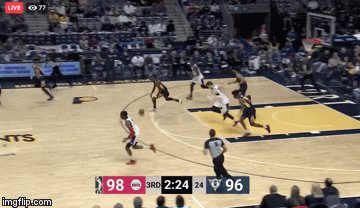 3Q | 2:12 | Mad Ants 98, Drive 98
How about this alley oop from @EdmondSumner to @SmoovSteph 🙃🙃🙃