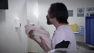 ¡Es el último de la semana! HOY, después de @T13, no te pierdas un nuevo capítulo de #PactoDeSangre. Comenta con nosotros usando el HT #MarcoEnFuga