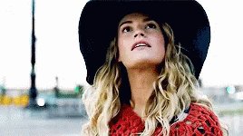 Happy 30th birthday to miss Lily James. 