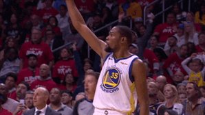 Kevin Durant (33 PTS, 7 REB, 6 AST) & Klay Thompson (32 PTS, 6 3PM) power the @warriors (3-1) to the Game 4 victory in LA! #NBAPlayoffs
#StrengthInNumbers 113
#ClipperNation 105
Steph Curry: 12 PTS, 10 REB, 7 AST
Draymond: 10 PTS, 9 REB, 5 AST
