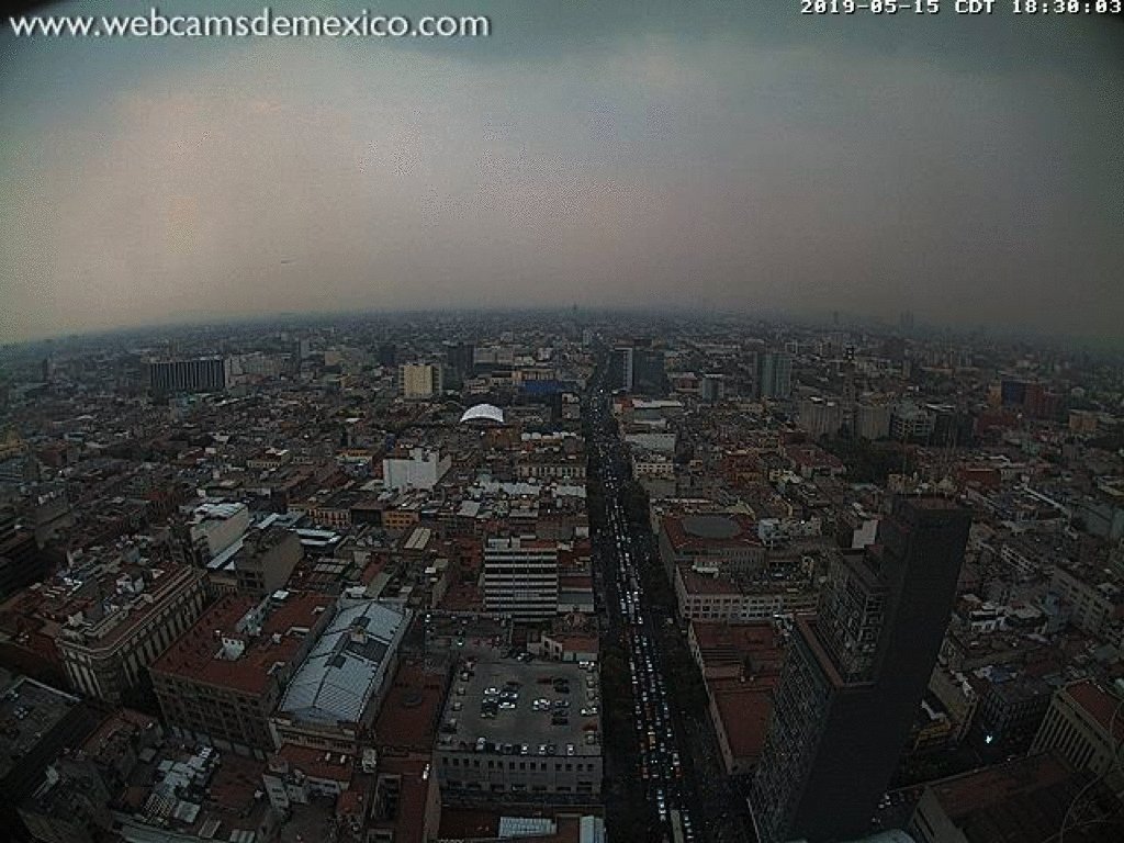 ¡Por fin está lloviendo en la #CDMX! Bendito seas Tláloc Así es como se ve desde la Torre Latino GIF @webcamsdemexico