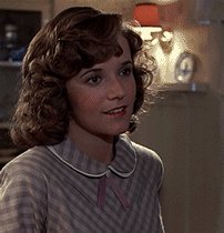     Happy Birthday Lea Thompson!  