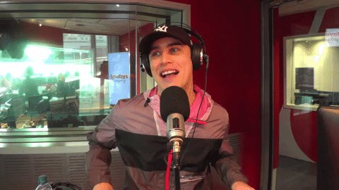 #NOWPLAYING - Then What by @illyal
He'll be on the show tomorrow night! 🤙🏼
Get ready for some laughs!
Listen here: http://bit.ly/SSlisten
#SmallzysSurgery