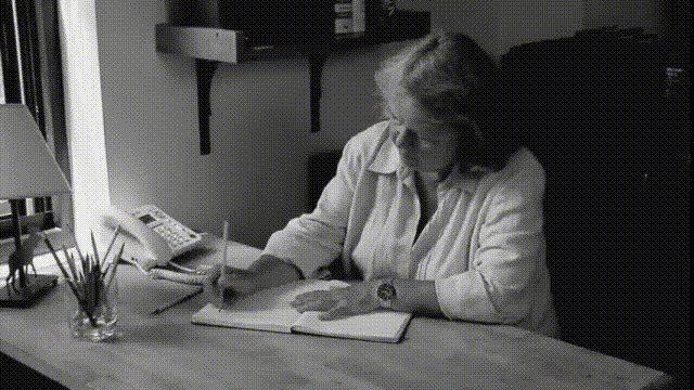 helle woods (@cudawudapica) on Twitter photo 06/06/2019 21:33:55 @karenkho me, trying to write 10,000 words but i'm not a white man @karenkho me, trying to write 10,000 words but i'm not a white man