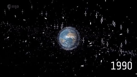 “check out my space debris PSA😩 https://t.co/pf7cqo1yFX https://t.co/aPB6i...