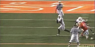 Happy 34th birthday Vince Young. This is still 1 of the sickest pump fakes I have ever seen. 