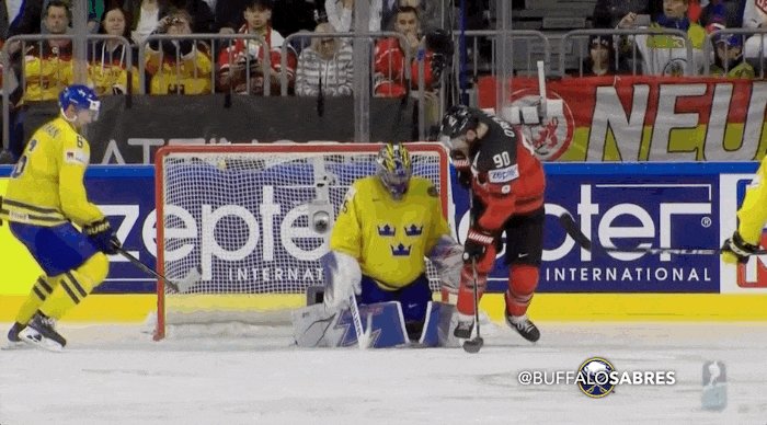 Ryan O'Reilly does it again 🚨  Canada 🇨🇦 & Sweden 🇸🇪 are tied up 1-1! #IIHFWorlds https://t.co/X8aqLQ9fS6