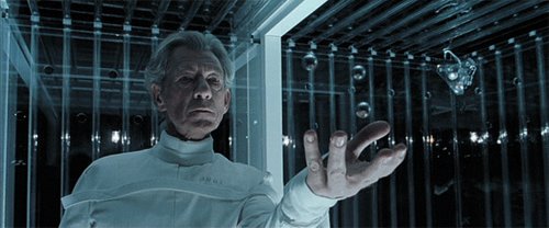 Happy birthday to misanthropic mutant Magneto, Ian McKellen who\s turning 78th years old today! 