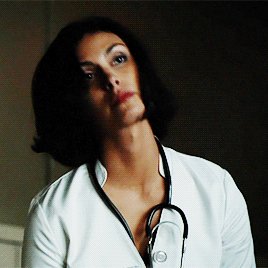  and a very happy birthday to the incredible Morena Baccarin hope you have a fantastic day 